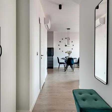 Scala Center By Downtown Aparthotel 3*