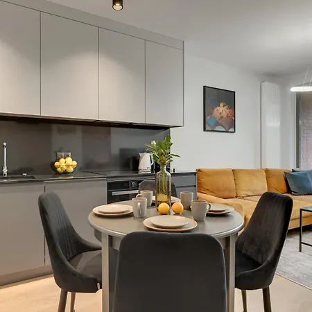 Aparthotel Scala Center By Downtown 4*